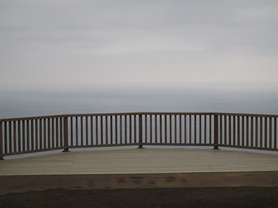 小室山山頂の展望デッキ（13年前です）