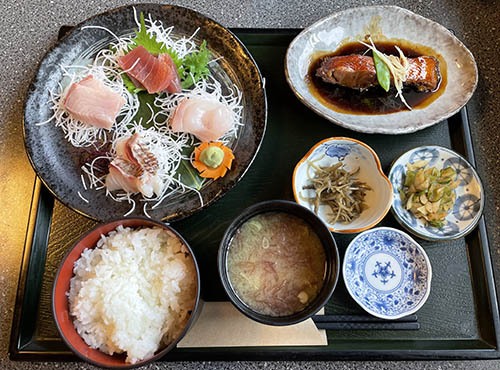 お刺身も煮つけも新鮮で美味しい！