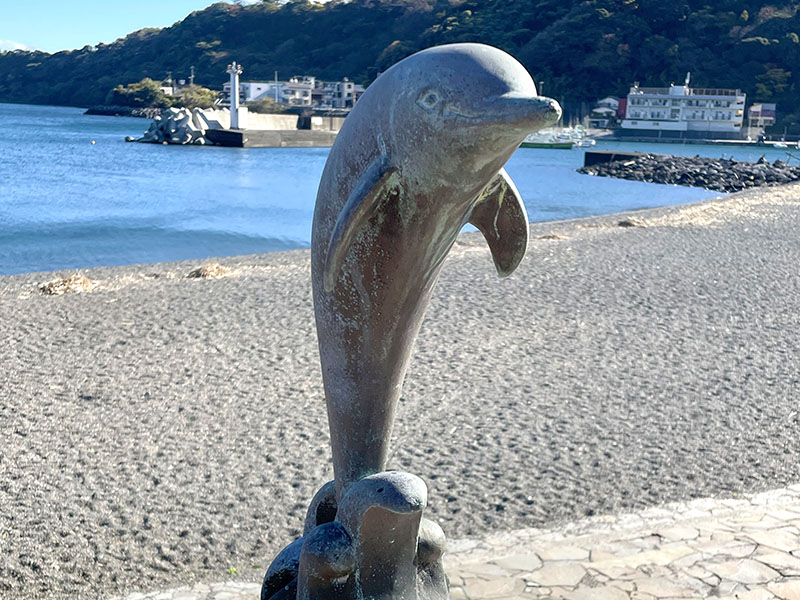 イルカの街灯
