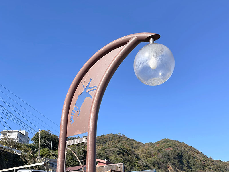 街灯に伊勢海老が!